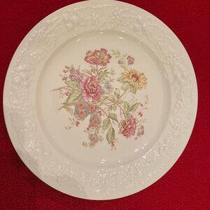 Homer Laughlin "Eggshell Theme" Bone China Bread Plate, 1940s, 6-1/8"